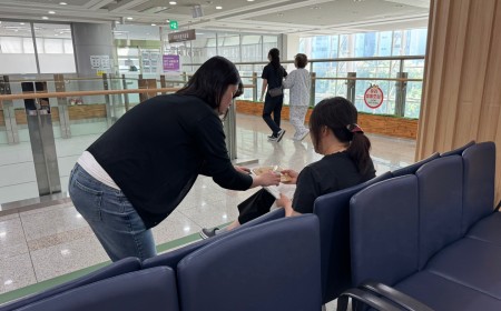 홍보 리플렛 배부